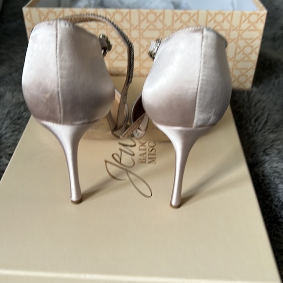 Badgley Mischka shoes! - Picture 3 of 5